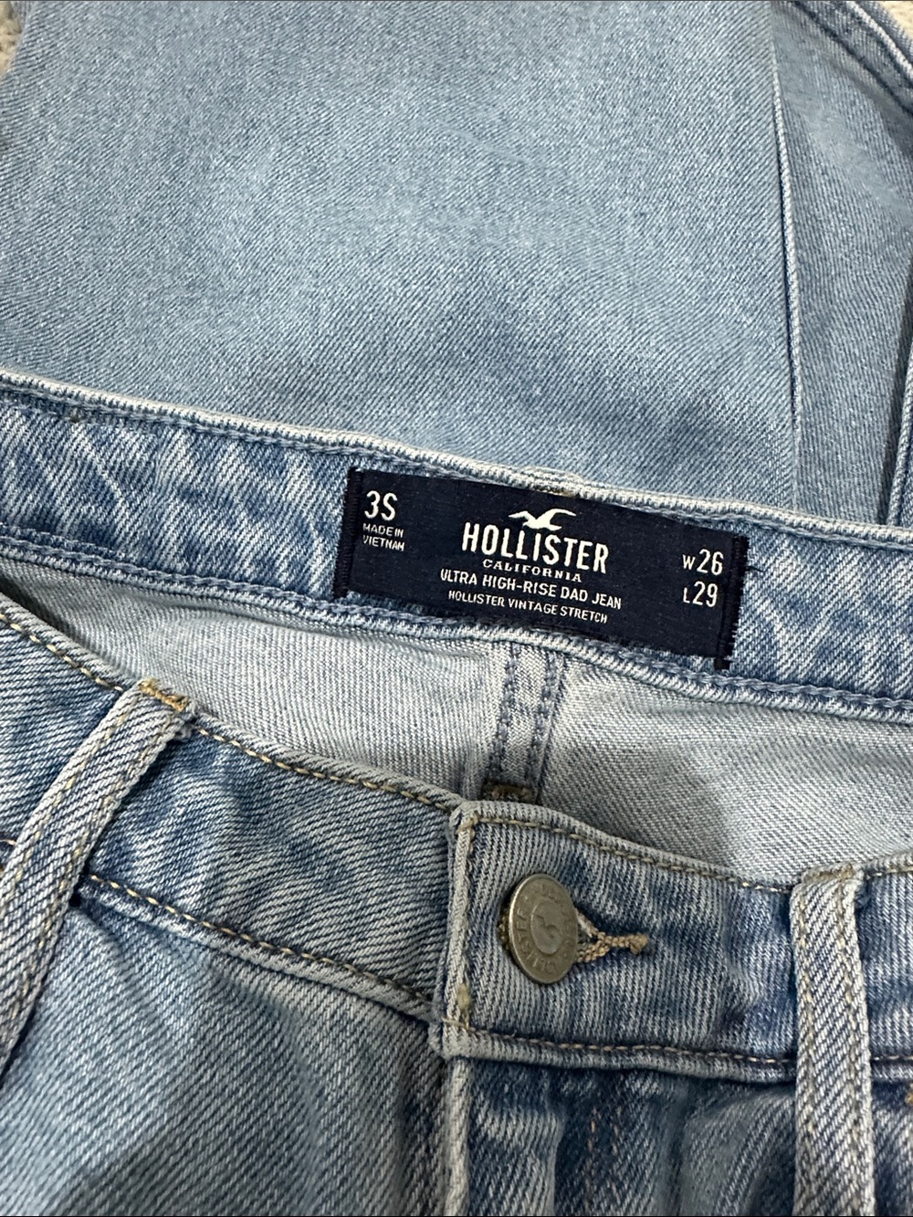 HOLLISTER ULTRA HIGH RISE DAD JEANS - Picture 12 of 13
